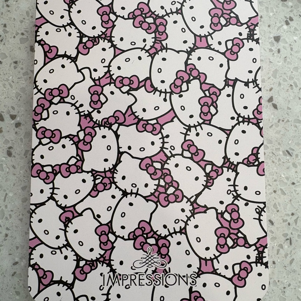 Hello Kitty TouchPad Mini Tri-Tone LED Makeup Mirror - Picture 3 of 7